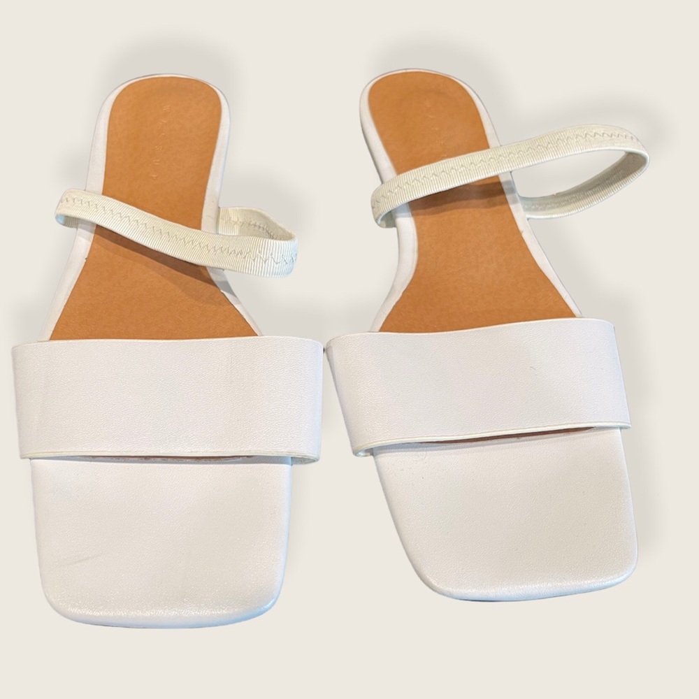 Wassup White slip on Sandal Sz: 10 NWOT